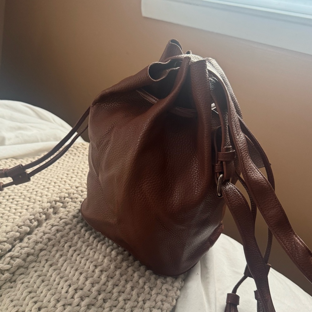Brown Leather bucket bag.